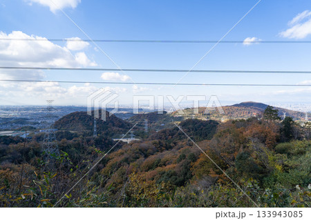 二上山雌岳の山頂付近から見た景色(金剛山地) 二上山雌岳の山頂付近から見た景色(金剛山地) 133943085