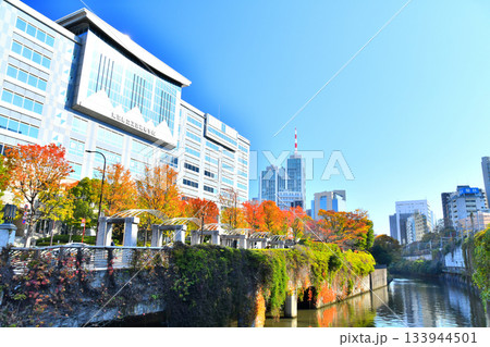 水道橋／神田川より下流方向を望む(東京都文京区)【2025.11】 133944501