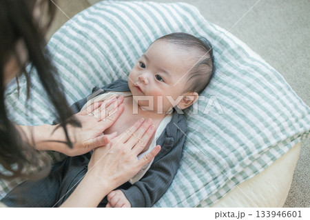 赤ちゃんの保湿 133946601