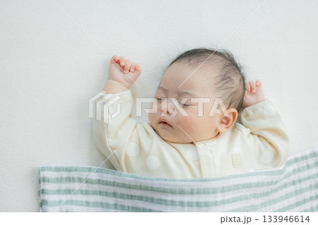 寝ている赤ちゃん 寝ている赤ちゃん 133946614