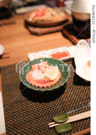 海鮮と季節料理の旅館会席|豪華な食卓風景 海鮮と季節料理の旅館会席|豪華な食卓風景 133946702