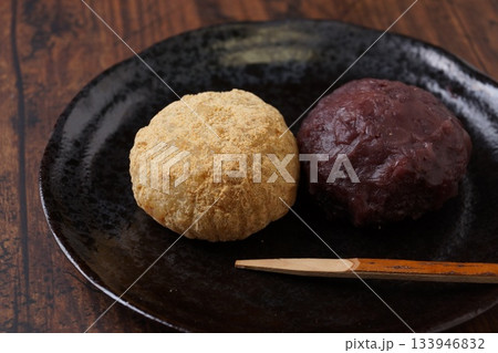 二色おはぎ　和菓子 133946832