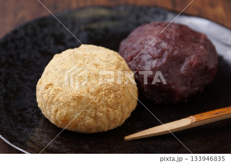 二色おはぎ　和菓子 133946835