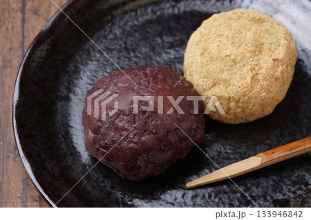 二色おはぎ 和菓子 二色おはぎ 和菓子 133946842