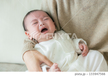 泣く赤ちゃん 133947566