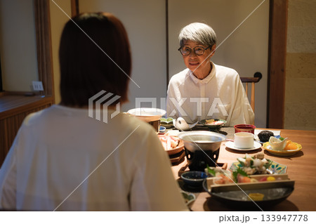 親子で囲む、やさしい夕食時間 133947778