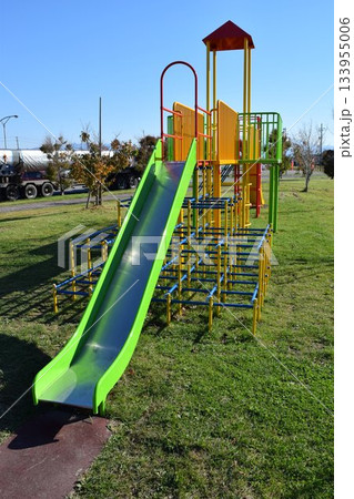 児童公園の遊具 133955006