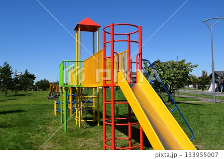 児童公園の遊具 児童公園の遊具 133955007