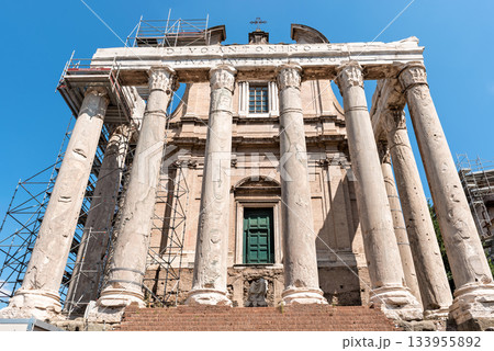 Facade of the temple of Antoninus and Faustinalocated in Roman Forum,, Rome, Italy. Facade of the temple of Antoninus and Faustinalocated in Roman Forum,, Rome, Italy. 133955892