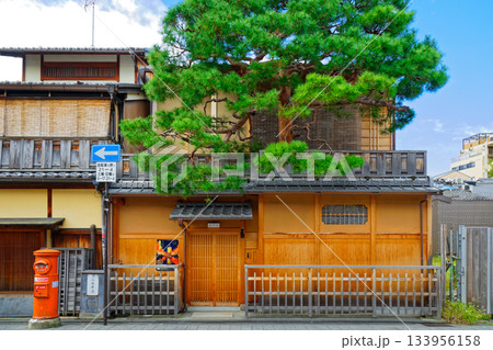 京都 祇園 花見小路 町並み 京都 祇園 花見小路 町並み 133956158