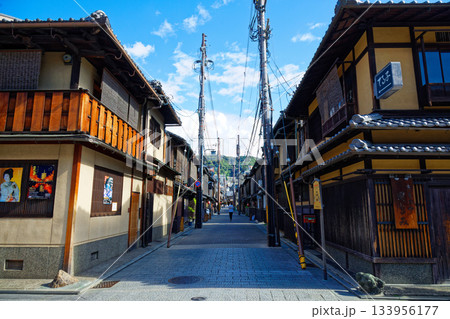 京都　祇園　花見小路　初音小路　町並み 133956177