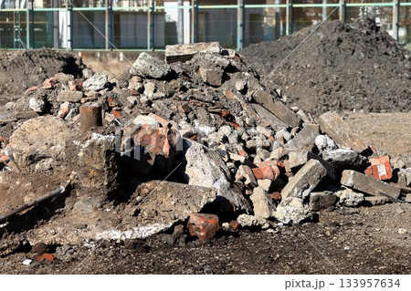 瓦礫の山(コンクリート殻) イメージ 瓦礫の山(コンクリート殻) イメージ 133957634