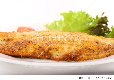 白身魚のムニエル　魚料理　パンガシウス 133957935