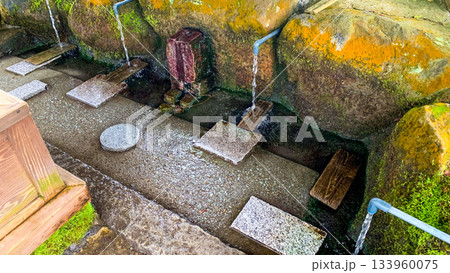 阿蘇、池山水源の水汲み場 133960075