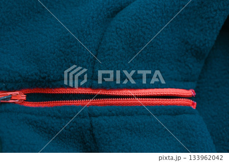 ブルーグリーンのフリース生地ファスナー 133962042