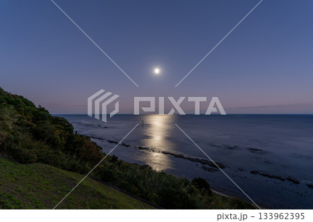 堀切峠で見た満月 堀切峠で見た満月 133962395