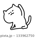 ストレッチする猫の線画イラスト 133962750