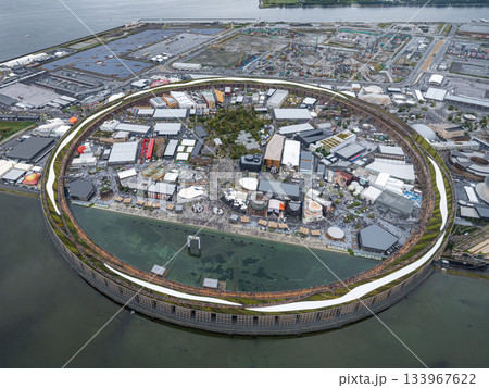 閉会直前で満員の大阪・関西万博会場 133967622