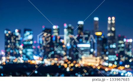 ソフトフォーカスの背景画像　ぼやけた都会のビルの夜景 133967685