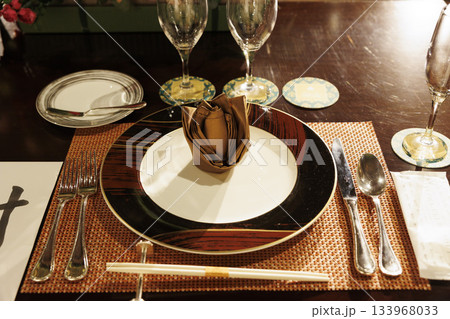 テーブルコーディネート　カラトリーの素材画像 133968033