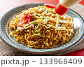 カップ焼きそば皿盛りe 133968409