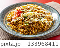 カップ焼きそば皿盛りg 133968411