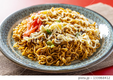 カップ焼きそば皿盛りh カップ焼きそば皿盛りh 133968412