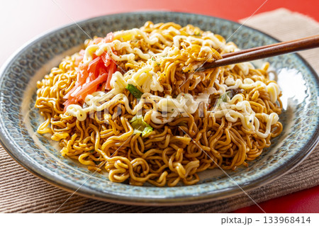 カップ焼きそば皿盛りj 133968414