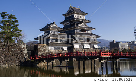 2025年11月29日秋晴れの松本城 133968523