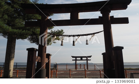 白髭神社のダブル鳥居 133969081