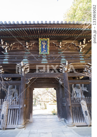 信貴山朝護孫子寺の門 133969082