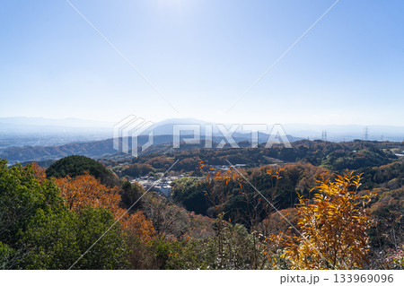 信貴山から見た景色（生駒山地） 133969096