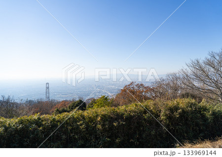 闇峠と鬼取山の間にある駐車場から見た景色（生駒産地） 133969144