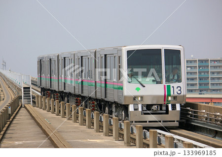 日暮里・舎人ライナーを走行する車両 日暮里・舎人ライナーを走行する車両 133969185