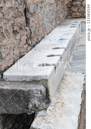 トルコエフェソス遺跡トイレ 133969584