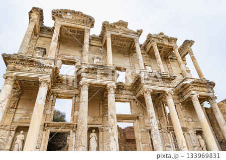 トルコエフェソス遺跡ケルスス図書館 133969831
