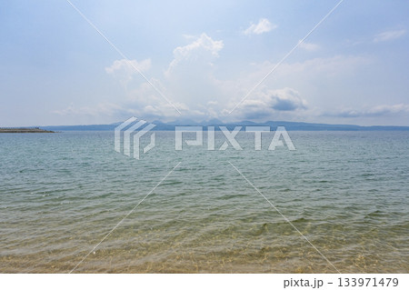 透明な海が広がる姫島の姫島海水浴場 133971479