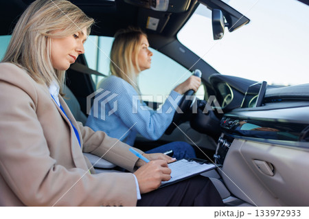 Driving Test Evaluation with Instructor Taking Notes Driving Test Evaluation with Instructor Taking Notes 133972933