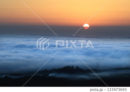 日の出と雲海4346 133973693