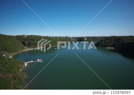 的矢湾大橋から的矢湾を望む 133976097