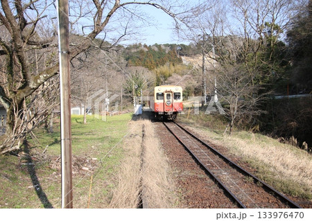 上総中野駅を発車する小湊鉄道キハ200 上総中野駅を発車する小湊鉄道キハ200 133976470