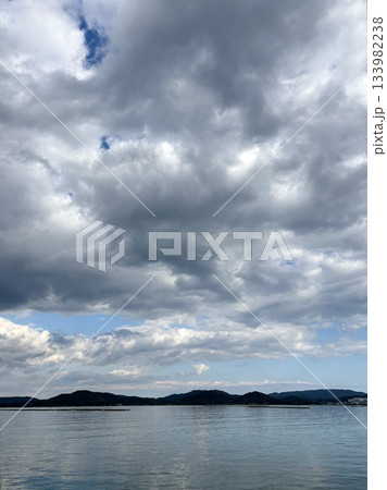 曇り空と海 曇り空と海 133982238