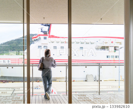 島旅フェリー乗船 133982610