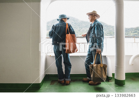 熟年夫婦の船旅 133982663