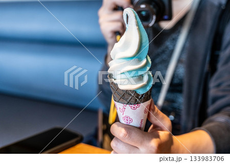 摩周湖の蒼を映す、旅の思い出ソフトクリーム 133983706