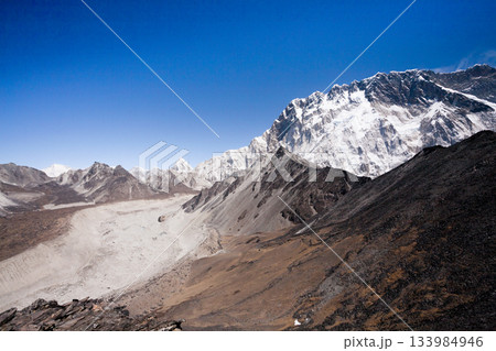 Mountains landscape from Chukhung Ri viewpoint, Nepal 133984946