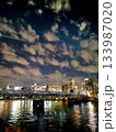 夜の隅田川 133987020