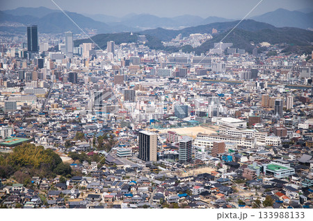広島市の街並み（黄金山頂上からの風景） 133988133
