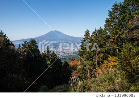 神奈川県箱根金時山乙女峠から眺める富士山 神奈川県箱根金時山乙女峠から眺める富士山 133990085
