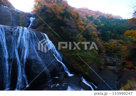 袋田の滝の紅葉 袋田の滝の紅葉 133990247